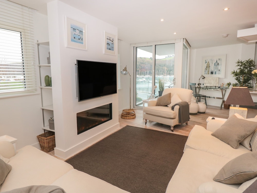 2 Sails — 4-Star Luxury Hotel in Dartmouth, United Kingdom