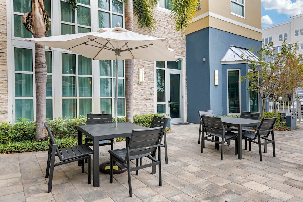 Staybridge Suites St. Petersburg Downtown by IHG - photo 45