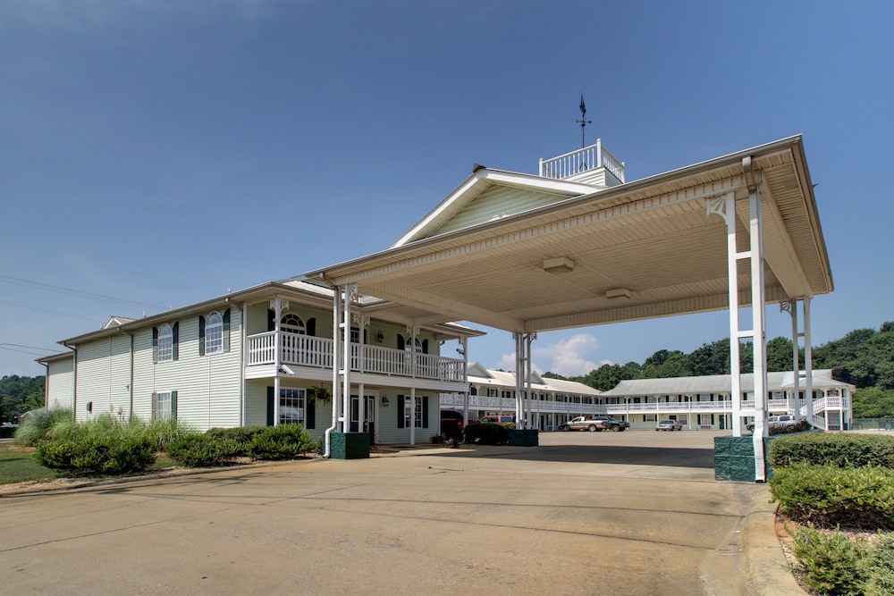 Key West Inn Childersburg - photo 33