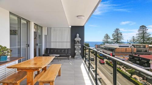 Oceans Edge #7 Accom Holidays — carbon neutral stay, Terrigal