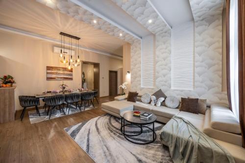 Exclusive n' Grand City Center Residence with 5 BEDRMS — 4-Star Luxury Hotel in Budapest, Hungary