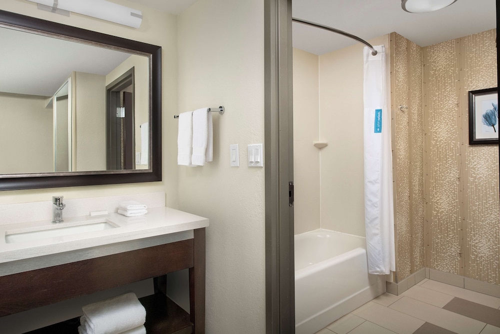 Hampton Inn & Suites Alpharetta - photo 28