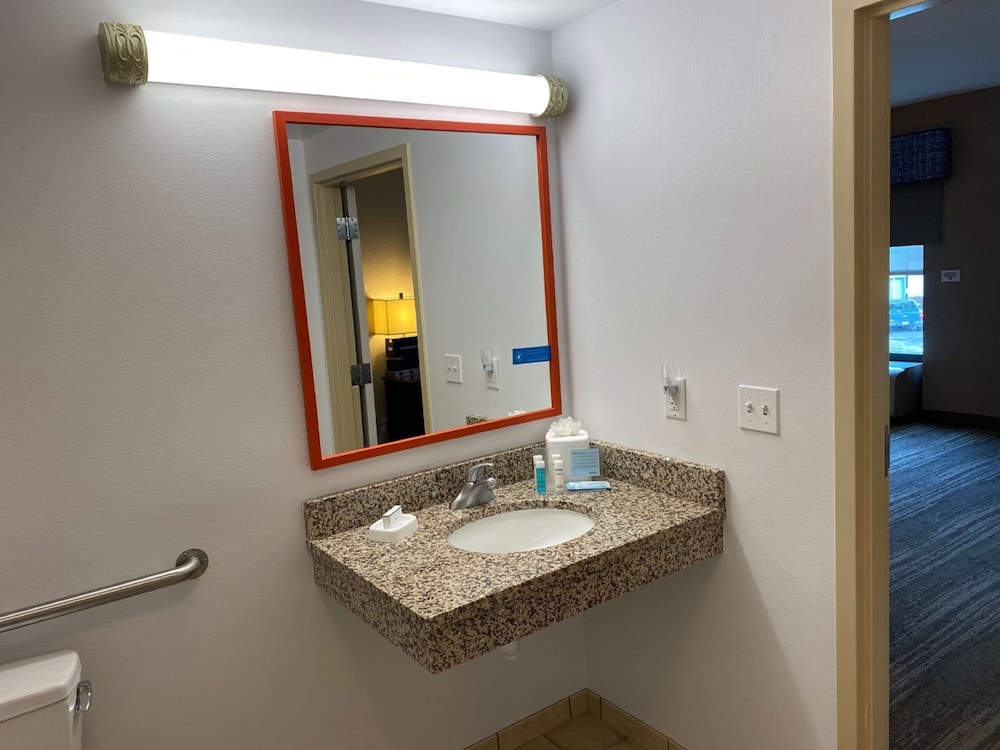 Hampton Inn & Suites Orlando Apopka - photo 47
