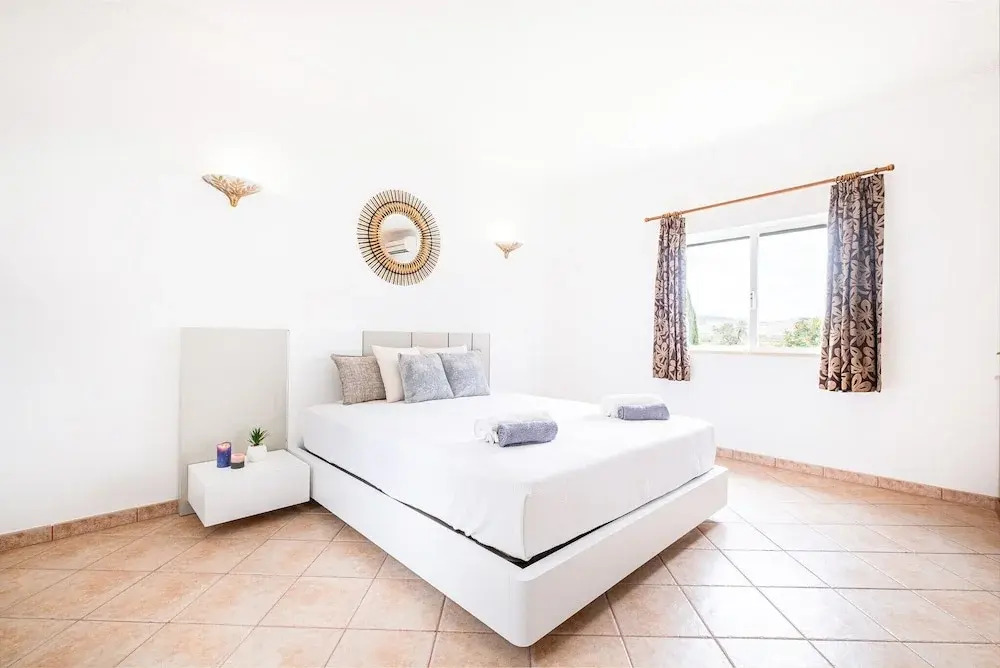 Villa Los Angeles by Algarve Vacation — 4-Star Luxury Hotel in Boliqueime, Portugal