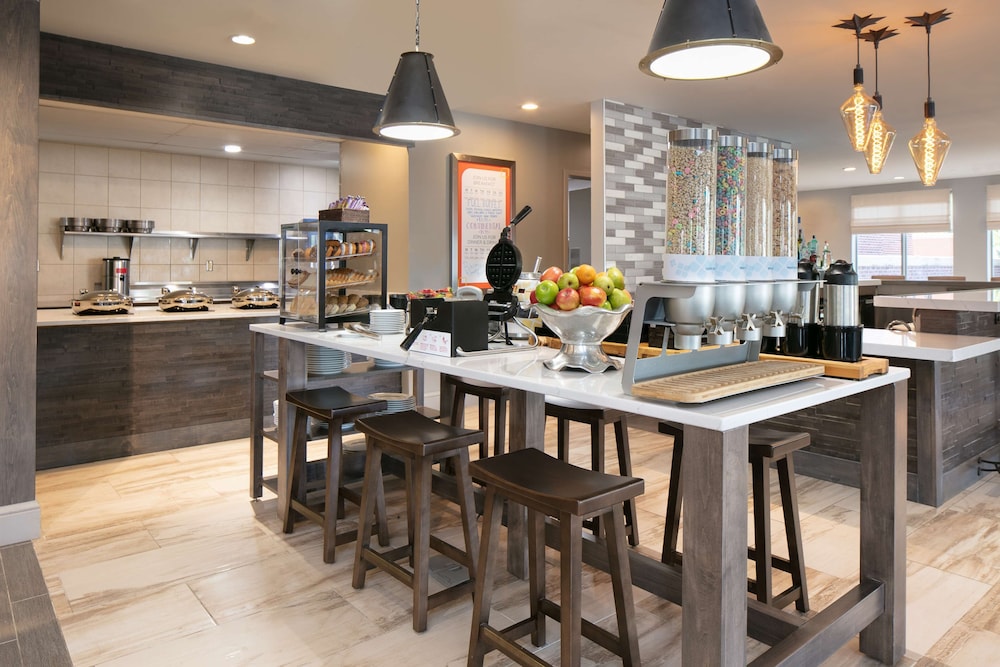 Hilton Garden Inn Omaha West - photo 40