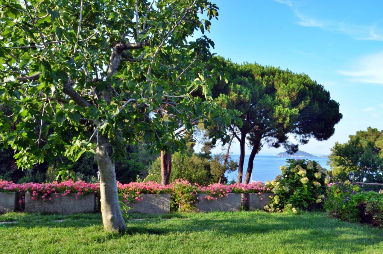 Casa Del Mare Oasi Verde a Soli 100m Dal Mare — 4-Star Luxury Hotel in Marciana Marina, Italy