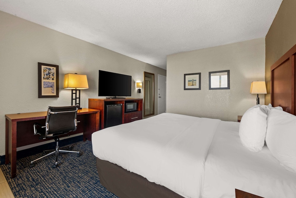 Comfort Inn On the Ocean - photo 39
