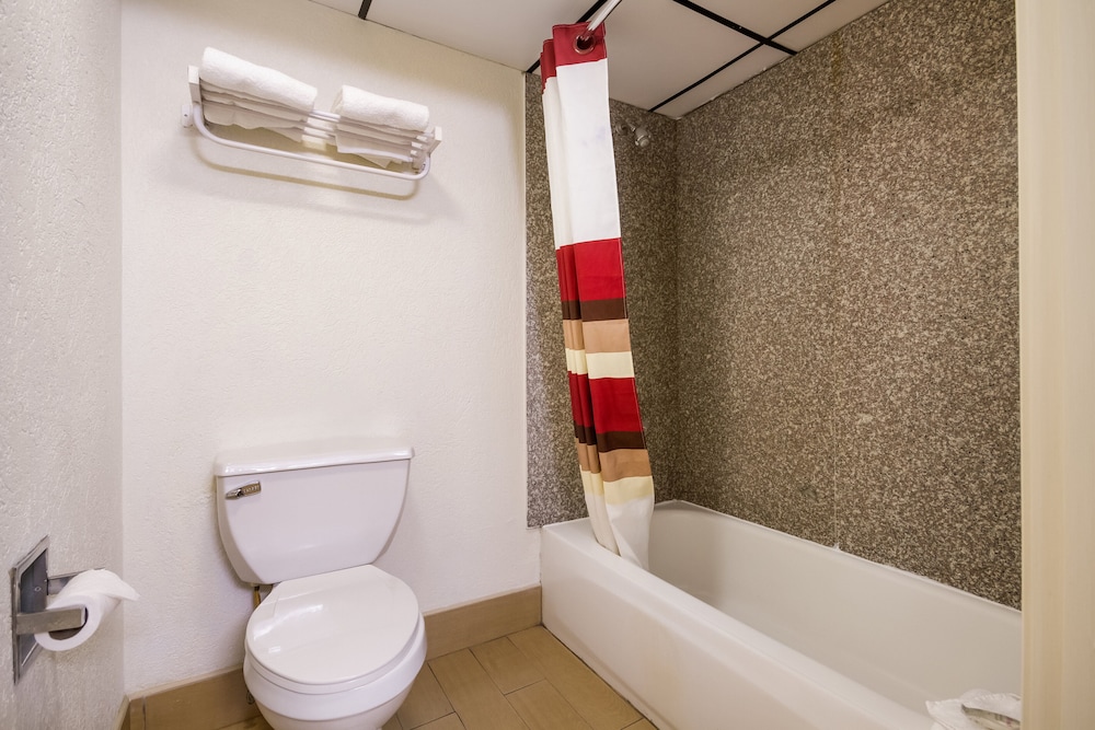 Red Roof Inn Crestview - photo 19