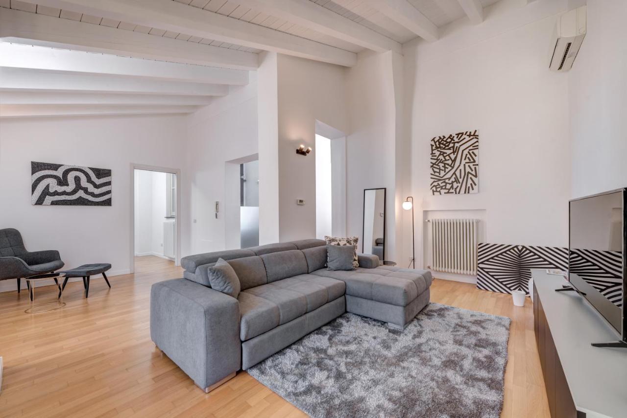 Duomo Porta Torre Penthouse with Private Terrace — 4-Star Luxury Hotel in Como, Italy