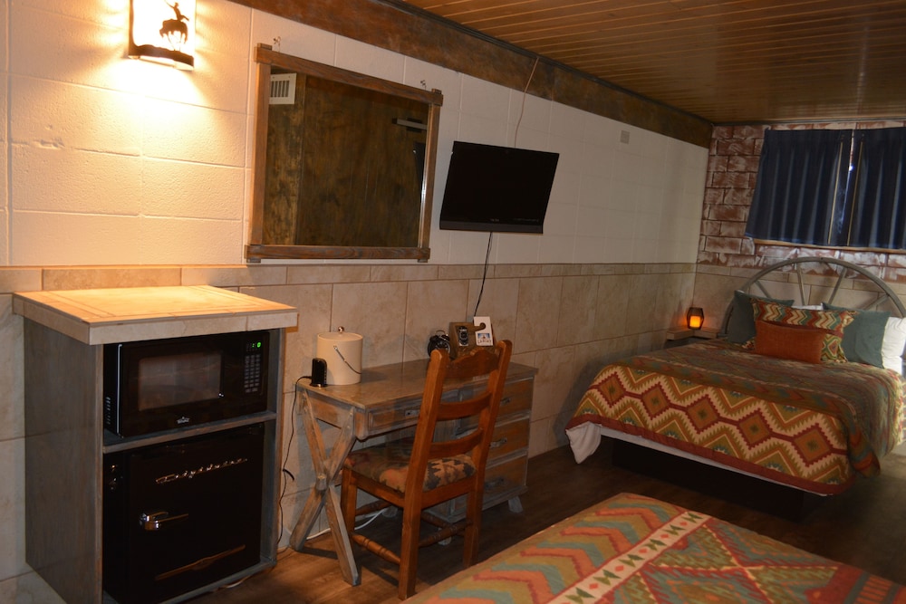 Lariat Motel - photo 13