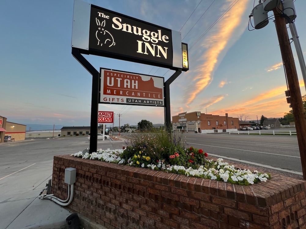 The Snuggle Inn - photo 86