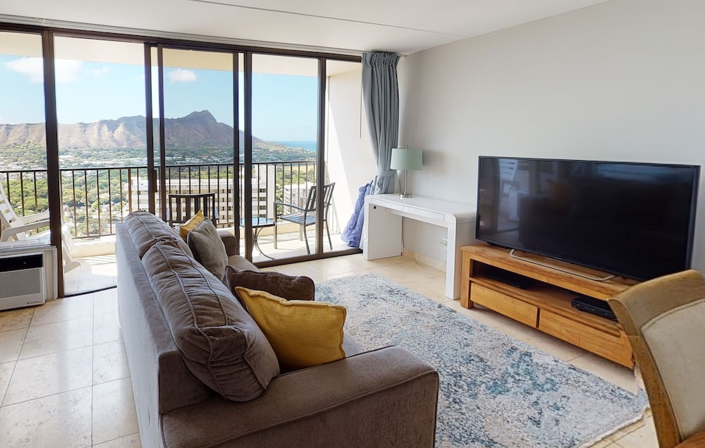 Waikiki Banyan High Level Condo with Private Lanai by Koko Resort Vacation Rentals - photo 58