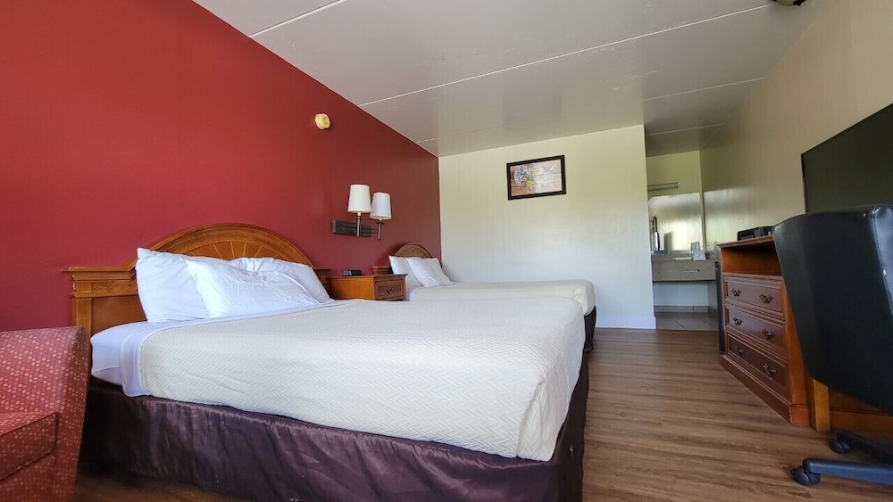 Econo Lodge Northeast - photo 7