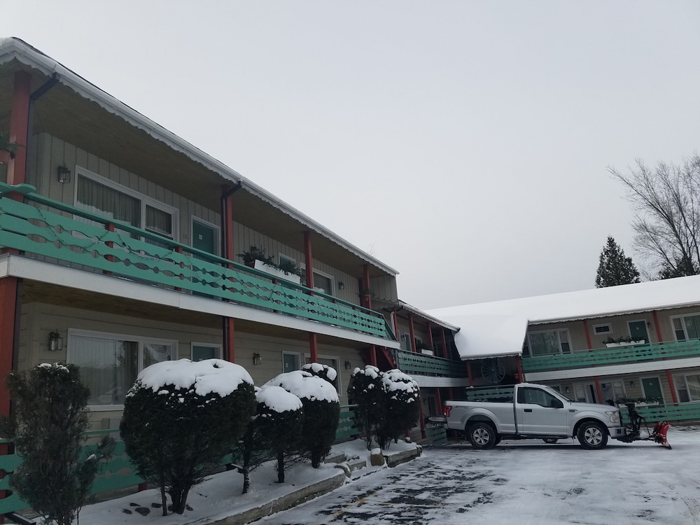 Town & Country Motor Inn - photo 40