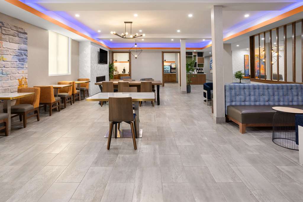 La Quinta Inn & Suites By Wyndham Williston Burlington - photo 22