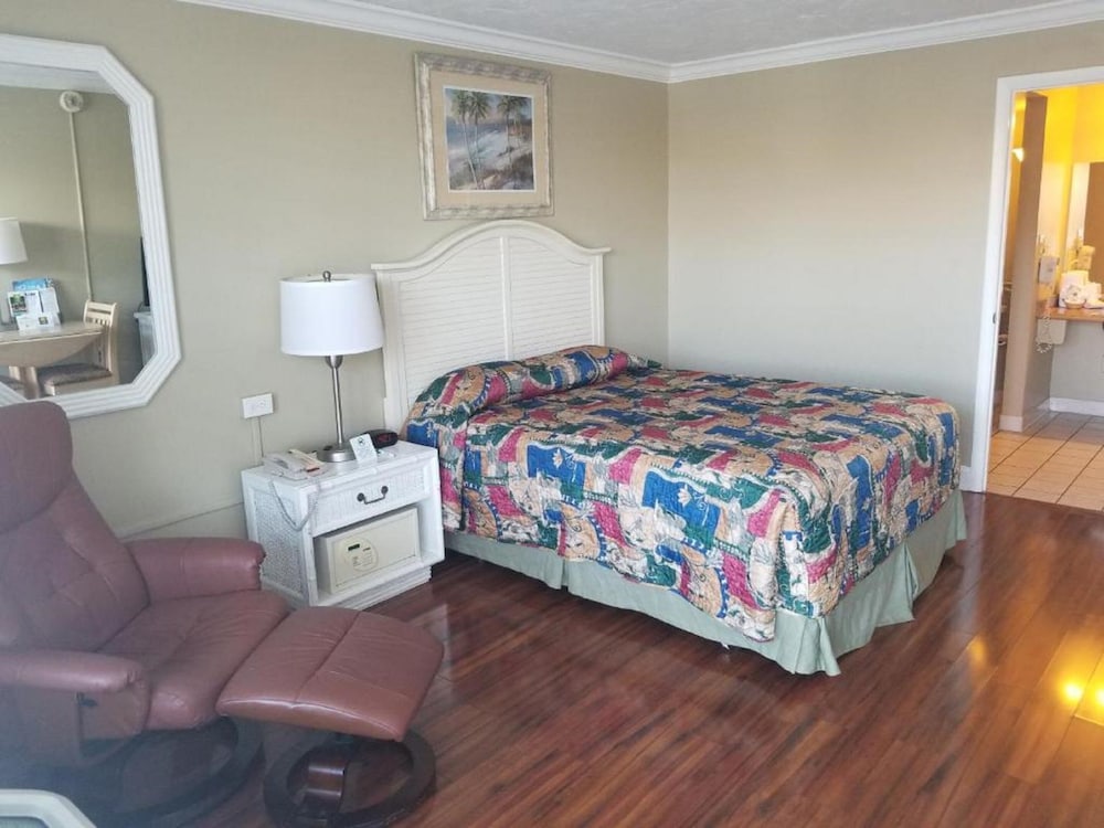 Gulfcoast Inn Naples - photo 13