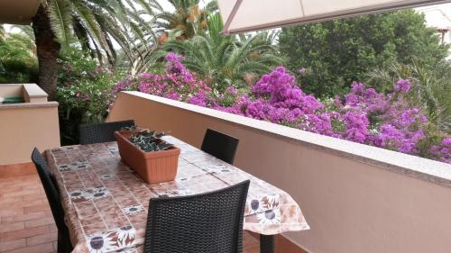 Appartamento Bouganville — 4-Star Luxury Hotel in La Maddalena, Italy