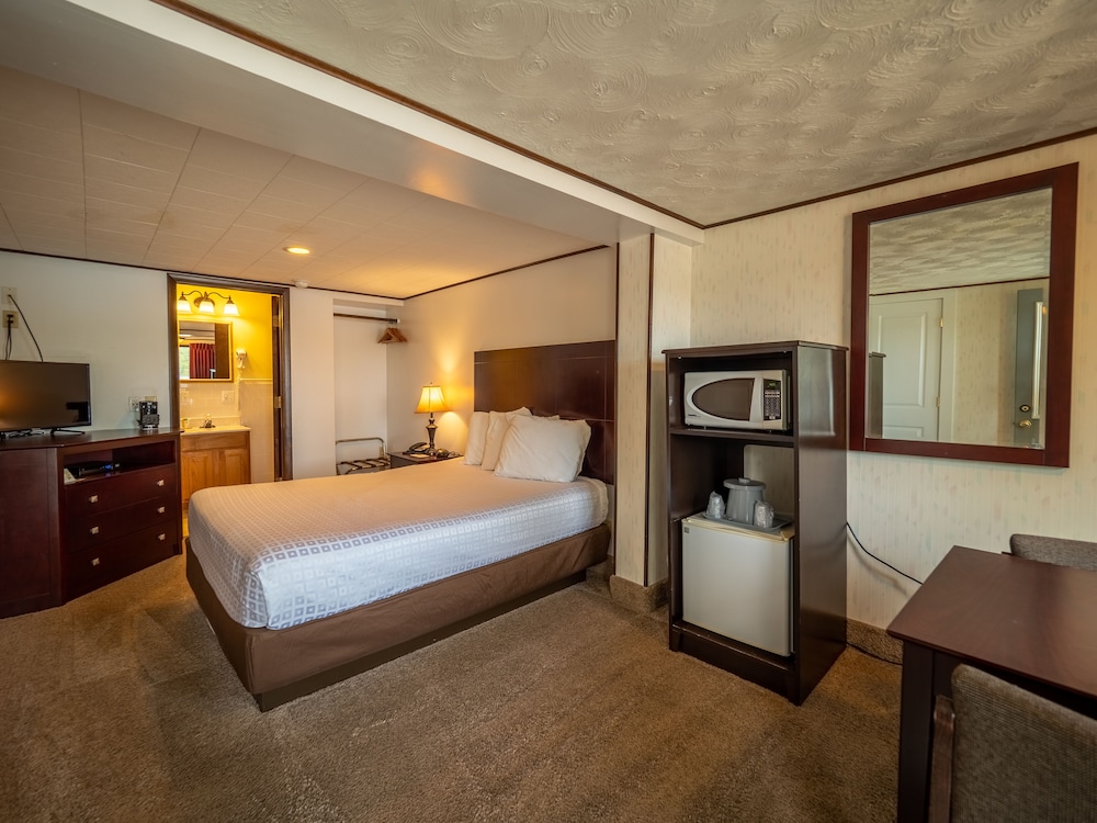 Lake 'N Pines Motel - photo 9