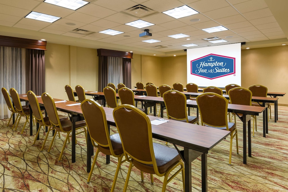 Hampton Inn & Suites Peoria at Grand Prairie IL - photo 38