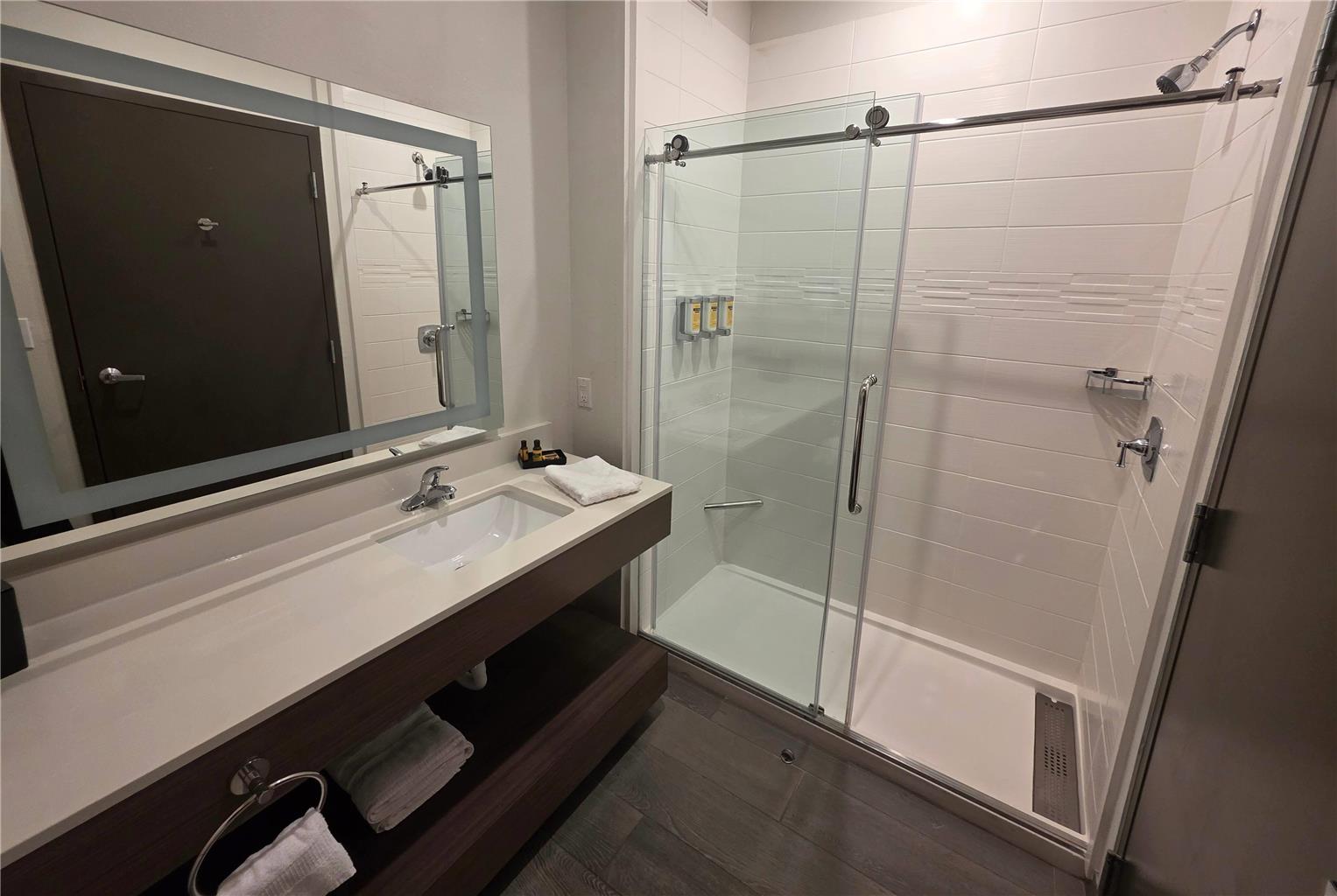 Wingate by Wyndham Austin North - photo 19