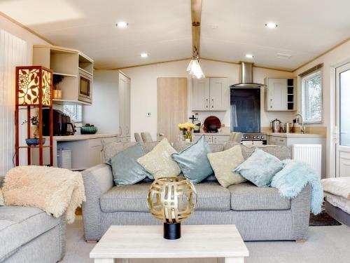 Pinecone Lodge — 4-Star Luxury Hotel in Sherburn, United Kingdom
