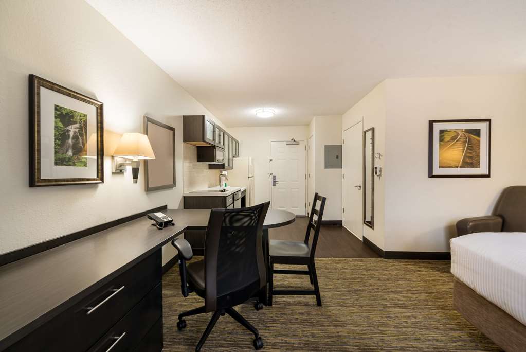 Sonesta Simply Suites Hampton - photo 16