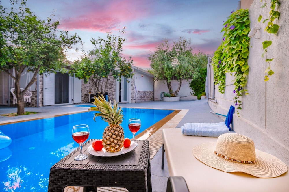 Luxury Just For 2 - last minute hotel in Corfu