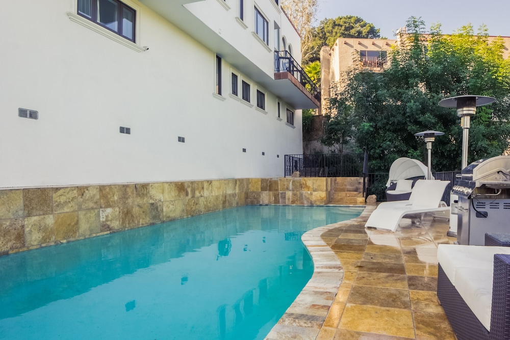Breathtaking SpanishVilla HollywoodHills - photo 6