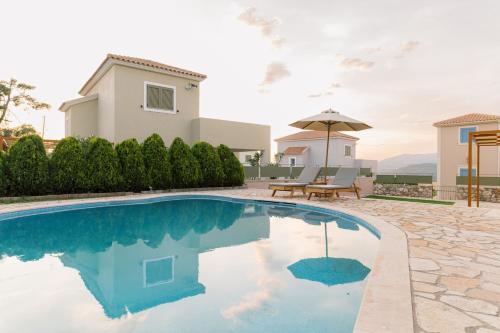 Vasilopoulos Residences Villa Anthia with jaccuzzi & Villa Emelia with shared pool — 4-Star Luxury Hotel in Argostolion, Greece