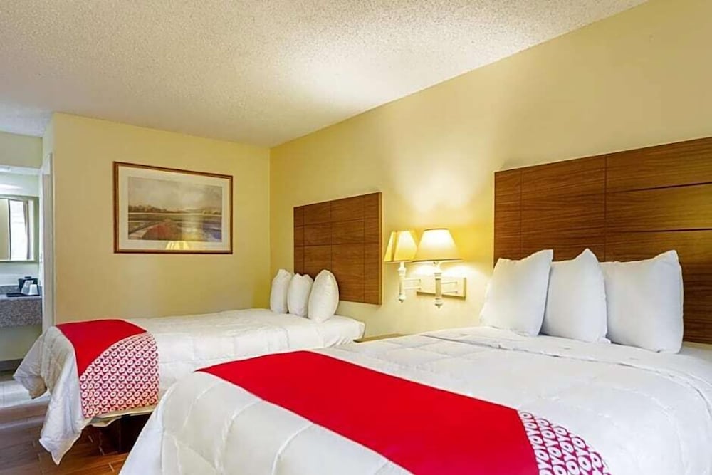 Days Inn by Wyndham Atmore - photo 23