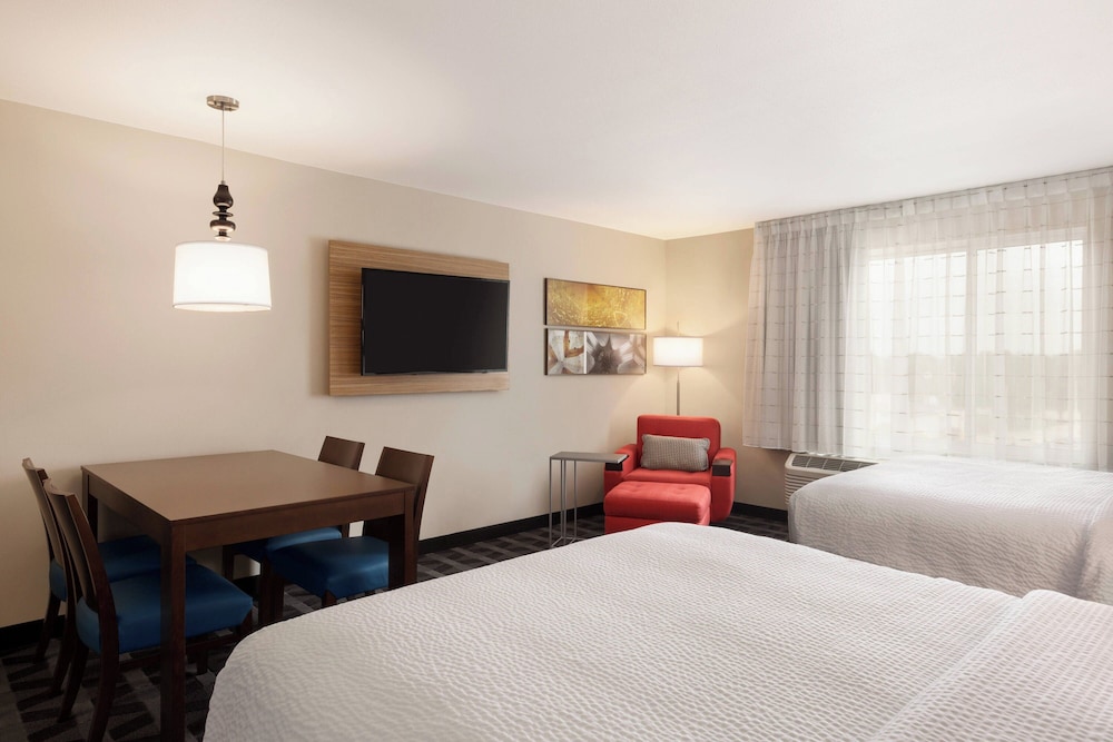 TownePlace Suites by Marriott Cedar Rapids Marion - photo 10
