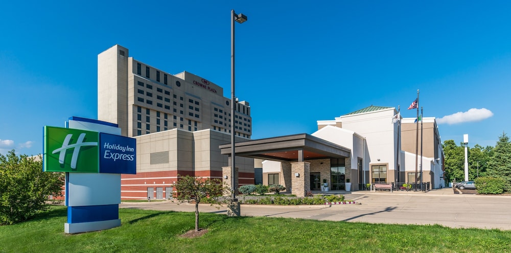 Holiday Inn Express Springfield by IHG - photo 43
