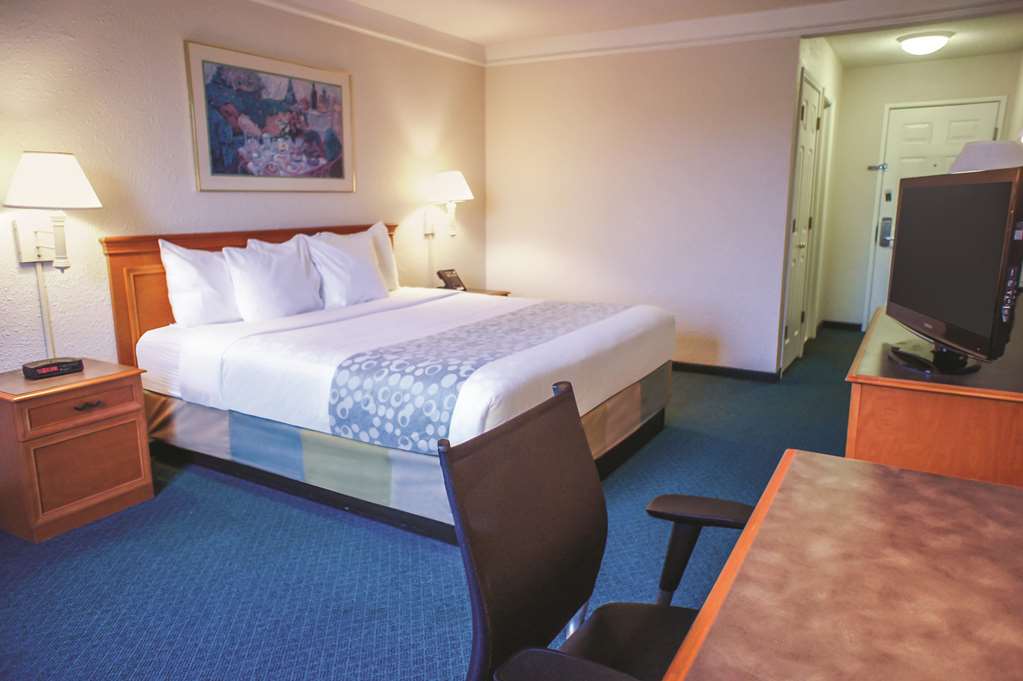 La Quinta Inn by Wyndham Moline Airport - photo 13
