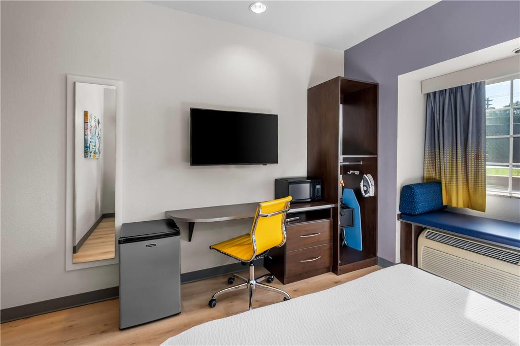 Microtel Inn & Suites by Wyndham Conway - photo 20