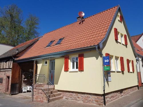 Ferienhaus Nr. 10 — hotel in Burgstadt