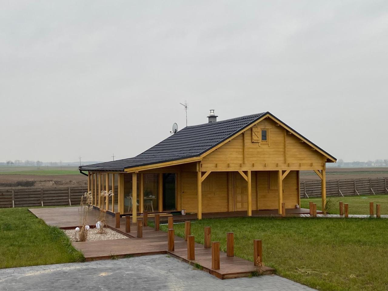 Domek Całoroczny Powidz Tel 512 589 997 — hotel in Powidz