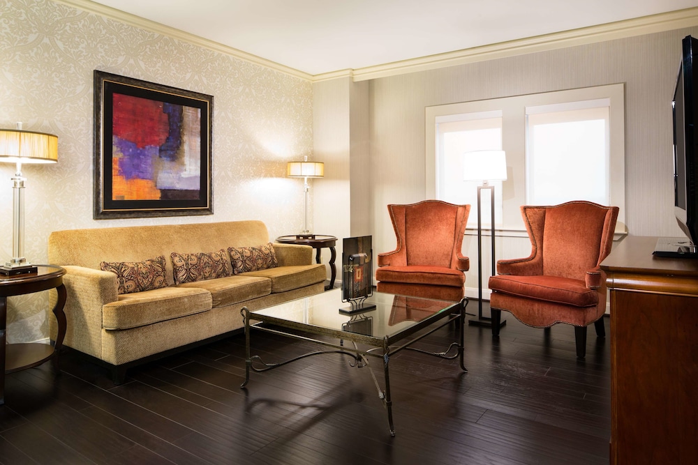 The Whitehall Houston - photo 15