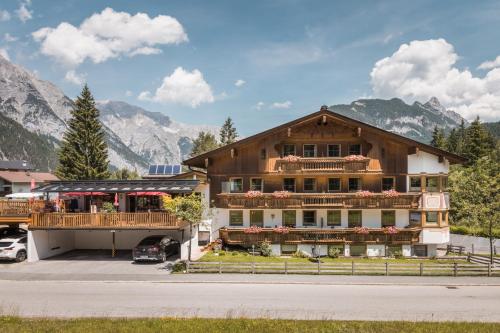 Landhaus Kristall — 4-Star Luxury Hotel in Leutasch, Austria