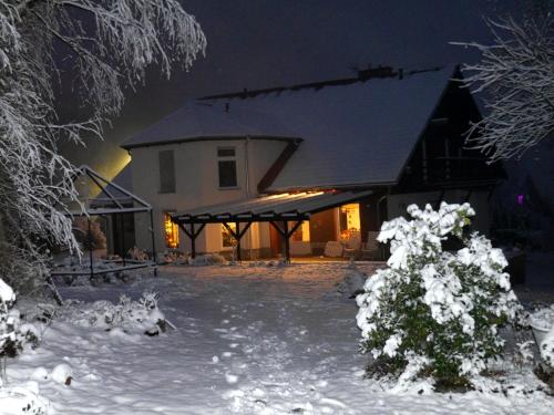 Dworek dla alergikow U Szkota — 4-Star Luxury Hotel in Jelenia Gora, Poland
