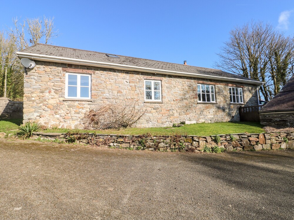 Lletyr Llwynog 10334559 — Whitland