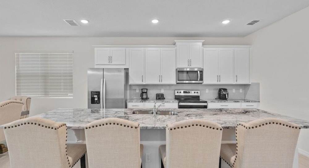 Lake View Solara Resort 6 Bed private Pool 6 Bedroom Home - photo 17