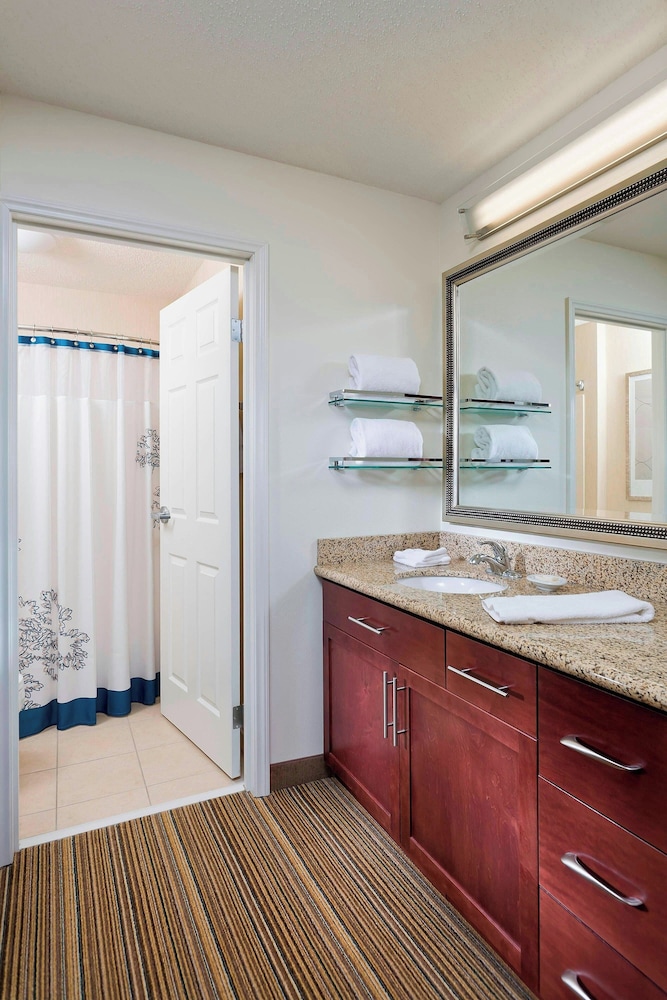 Residence Inn Cedar Rapids - photo 9
