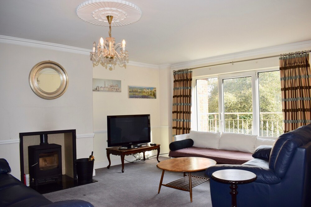 Dublin 4 Bedroom Townhouse — 4-Star Luxury Hotel in Dublin, Republic of Ireland