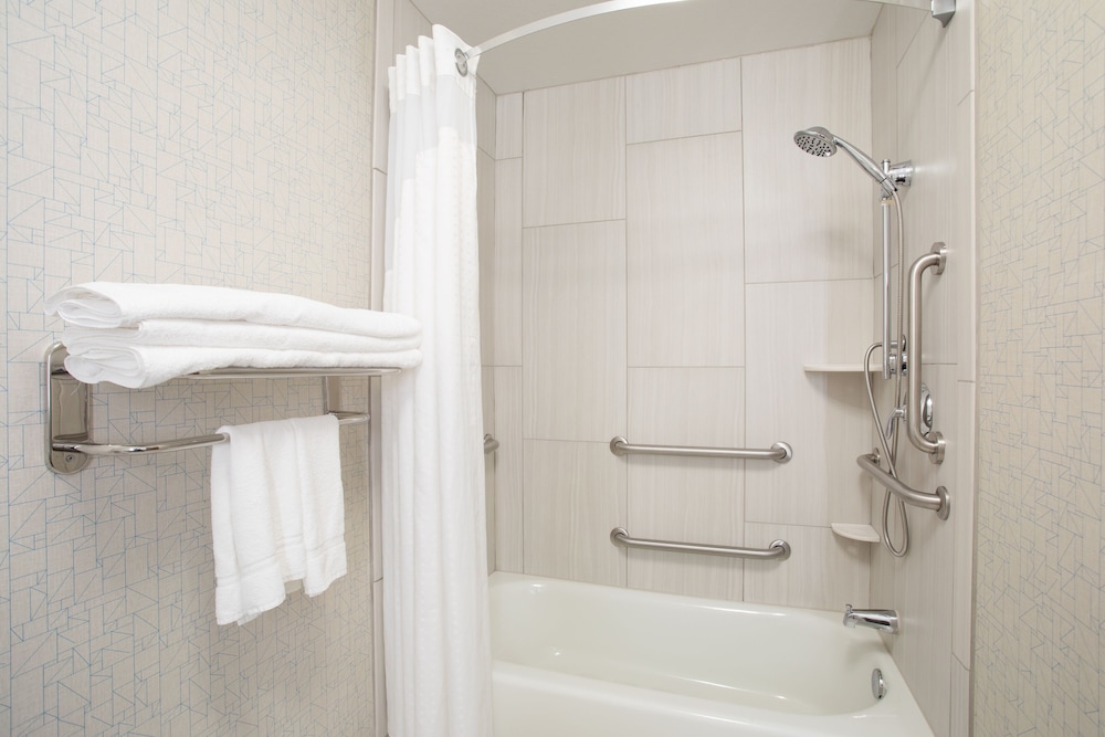 Holiday Inn Express Hotel & Suites Longmont by IHG - photo 24