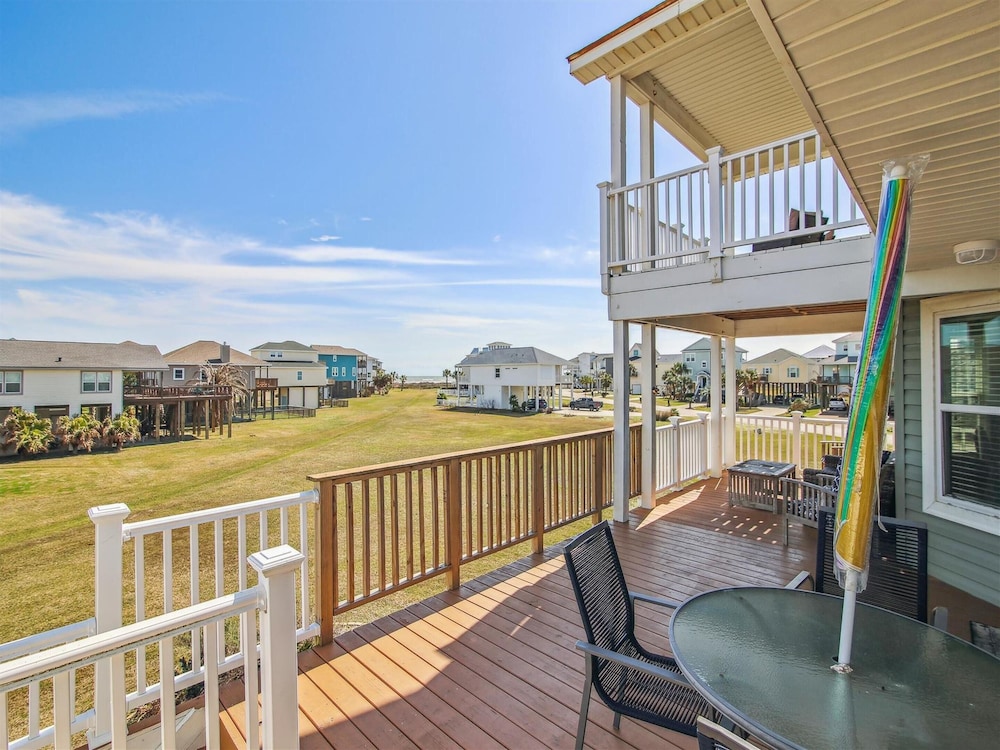 Vitamin Sea Retreat by Ryson Vacation Rentals — 4-Star Luxury Hotel in Galveston, United States