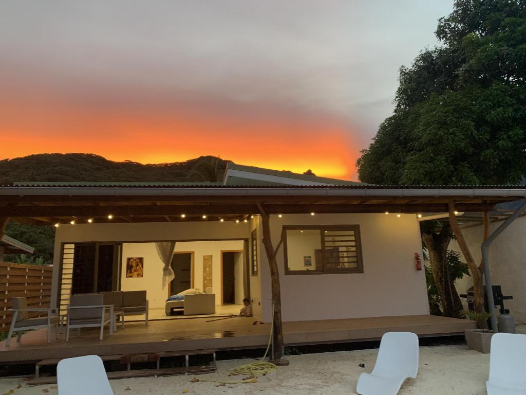 Fare Orahana Fare Ora