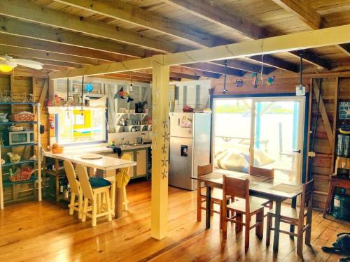 Oceanfront Quiete and Convenient Location — Bocas Del Toro — photo 4