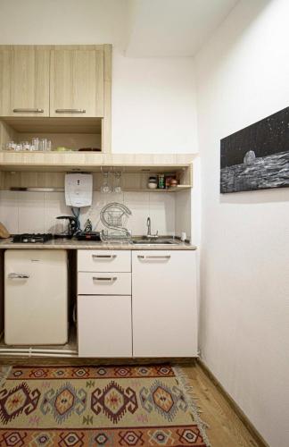 Cozy Studio Apartment In the Center By Wehost