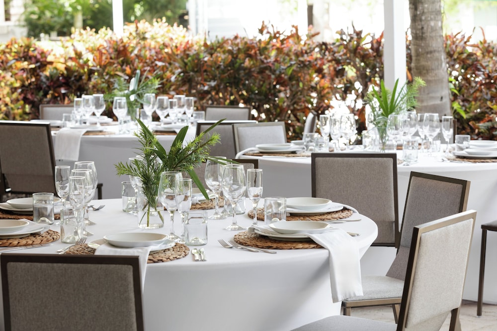 Kimpton Surfcomber Hotel by IHG - photo 95