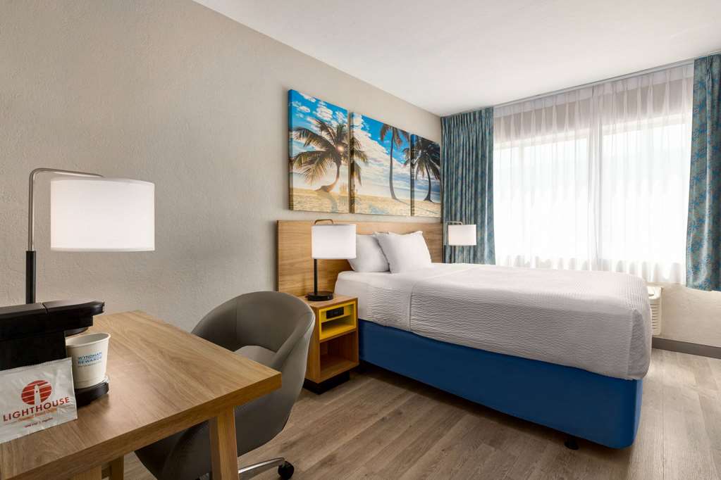 Days Inn by Wyndham Miami Airport North - photo 22